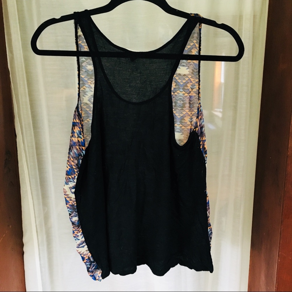 🌱Patterned Tank🌱 - Picture 5 of 5